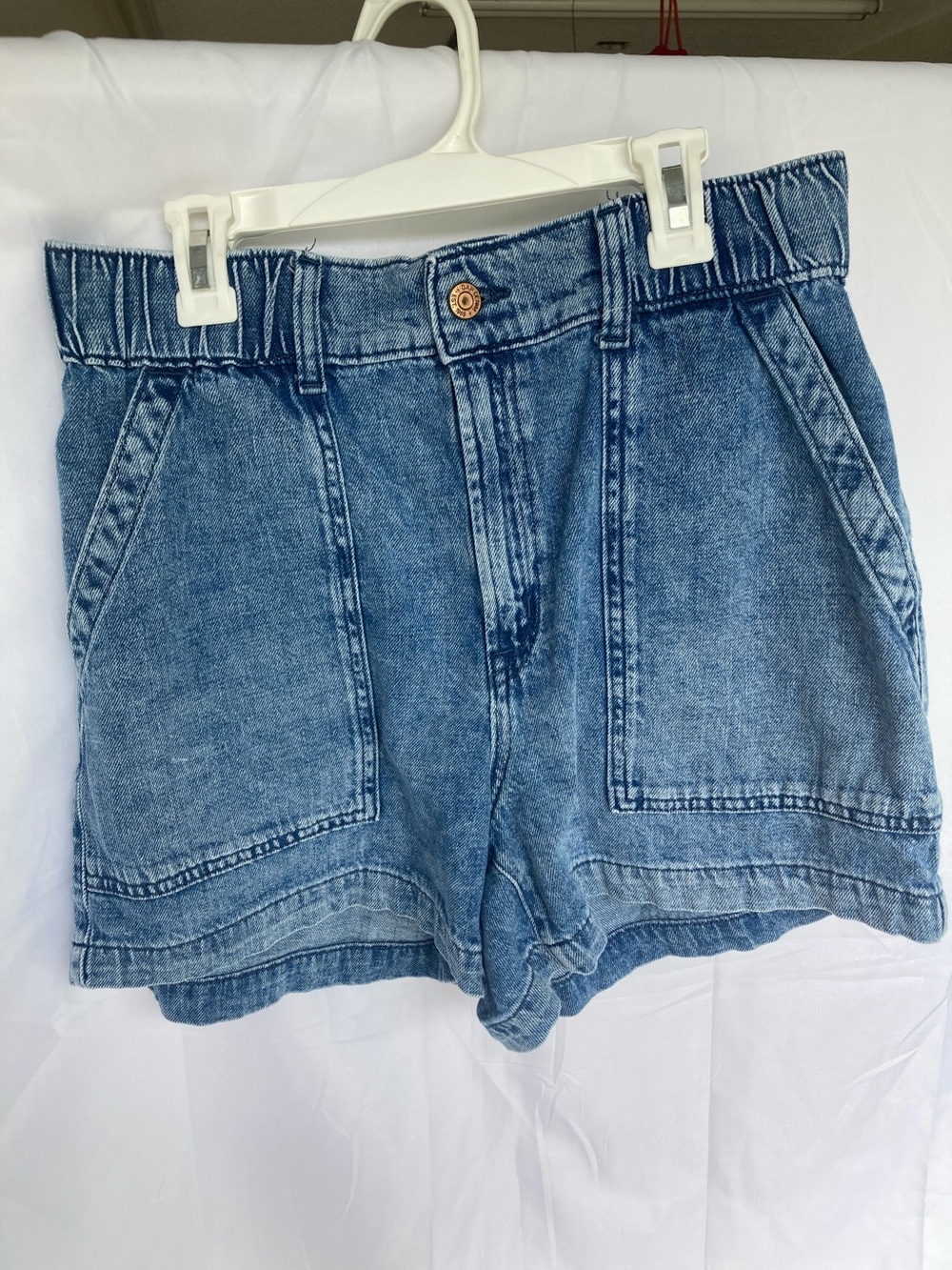 GAP Medium Wash Denim High Waisted Shorts Size Medium